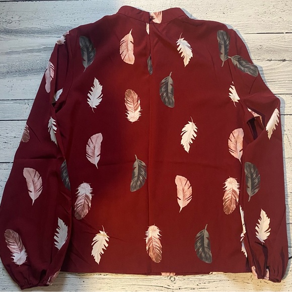 Super cute blouse - Picture 4 of 4